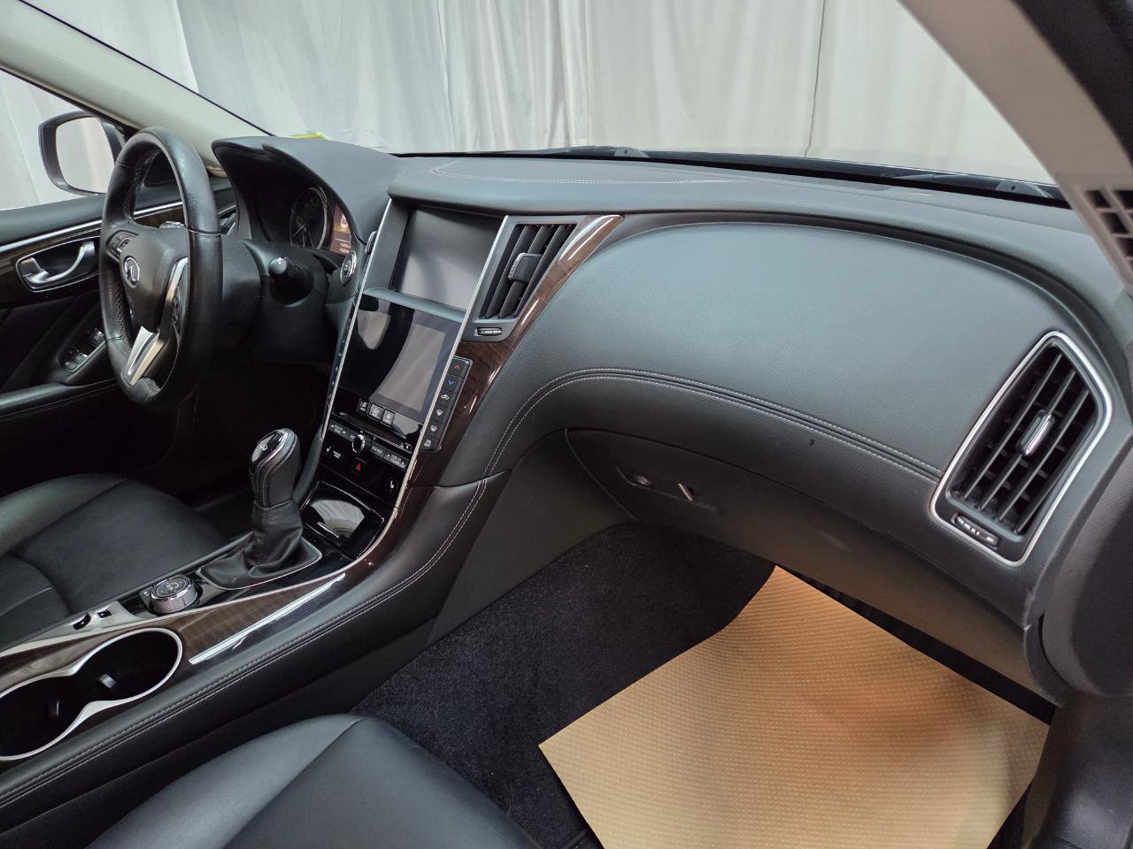 Used 2019 INFINITI Q50 Luxe w/ Essential Package (3.0T Luxe) image 18