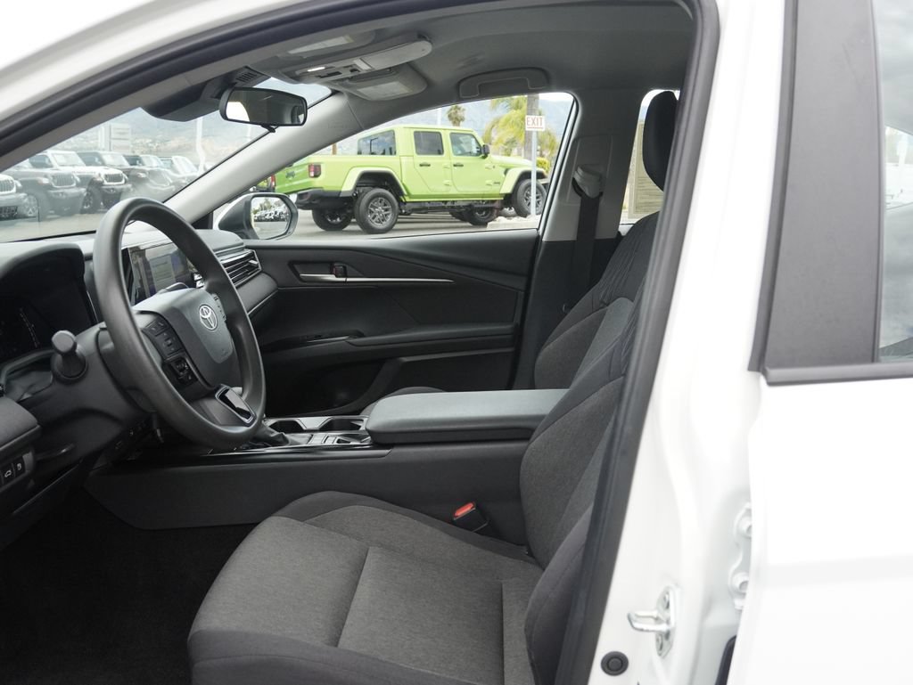 Used 2025 Toyota Camry LE FWD image 24