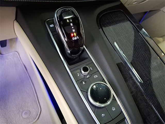 Used 2022 Cadillac Escalade Premium Luxury w/ Performance Package image 13