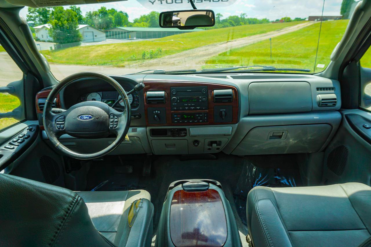 Used 2007 Ford F350 Lariat AWD/4WD image 10