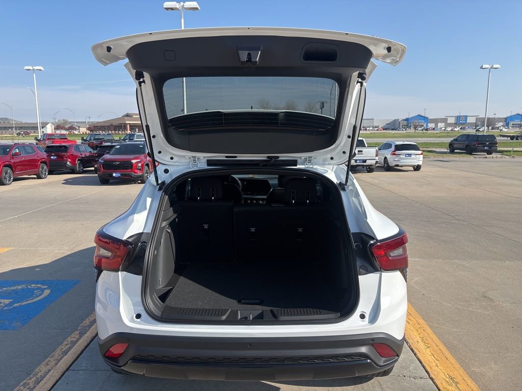 New 2026 Chevrolet Trax RS w/ Driver Confidence Package FWD image 8
