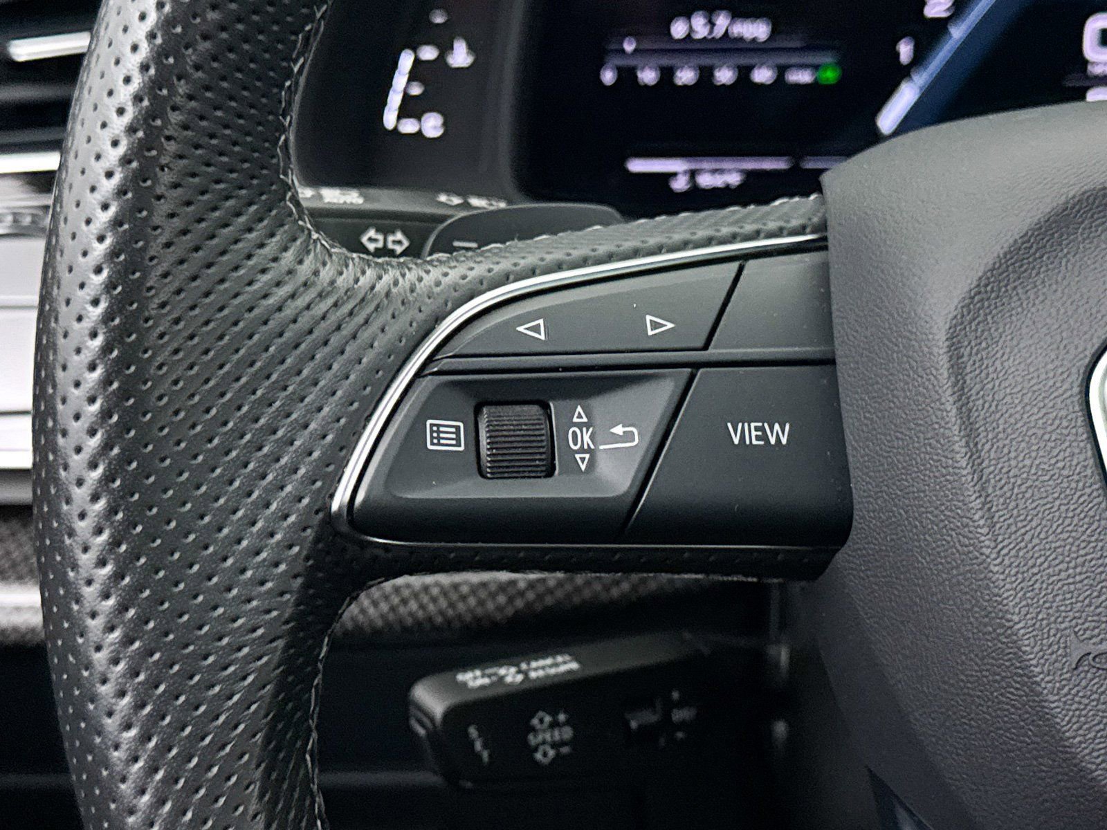 Used 2023 Audi SQ8 Prestige image 38