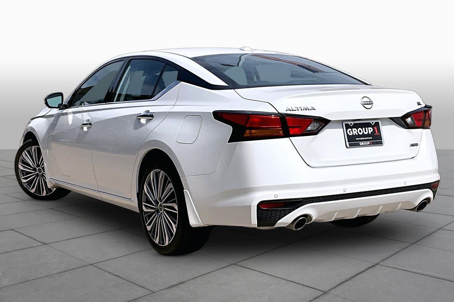 Certified 2025 Nissan Altima 2.5 SL AWD/4WD image 11
