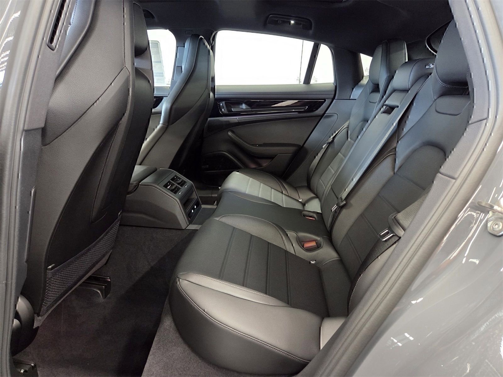 Certified 2025 Porsche Panamera RWD image 11