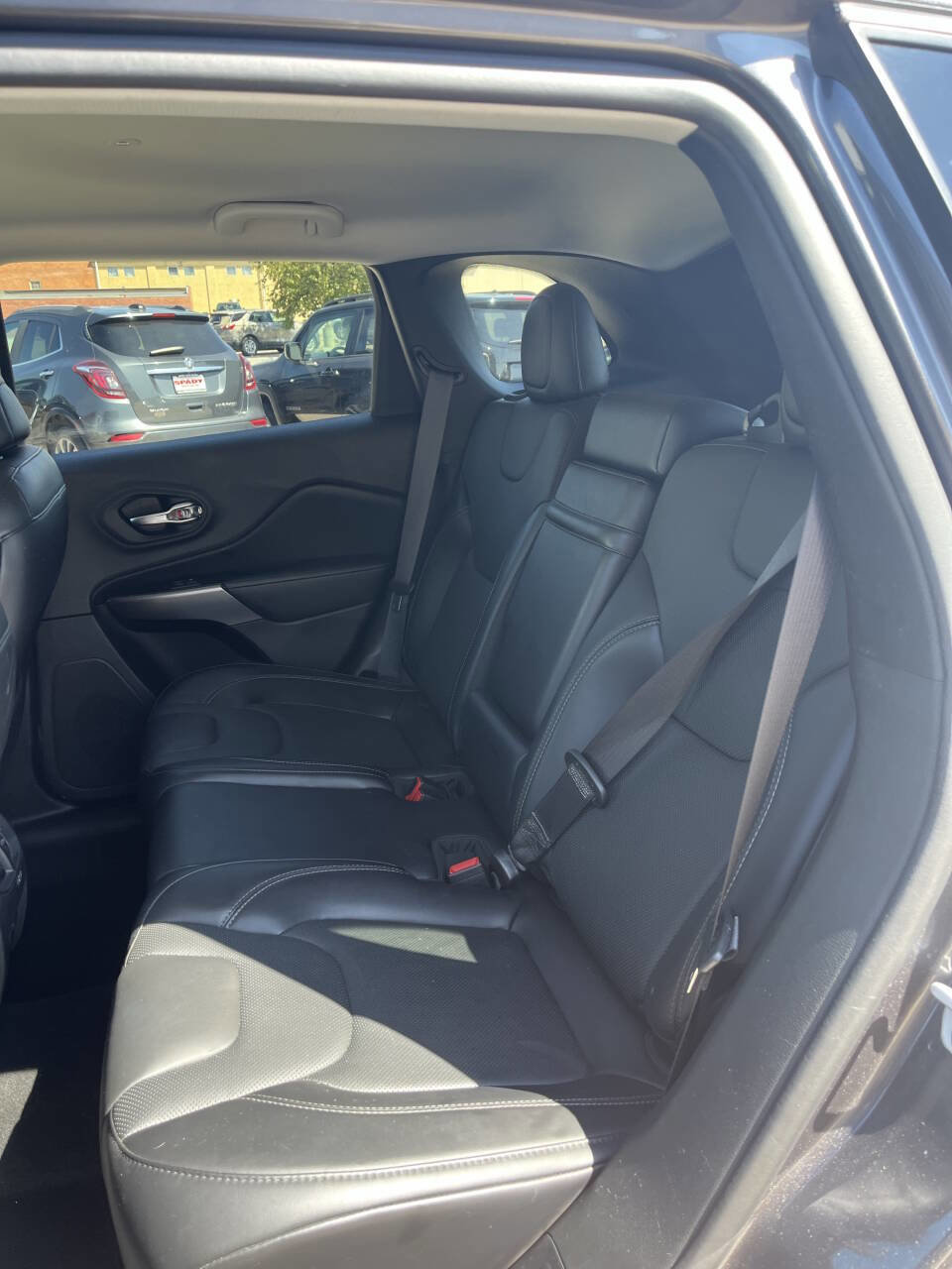 Used 2019 Jeep Cherokee Limited w/ Technology Group image 23