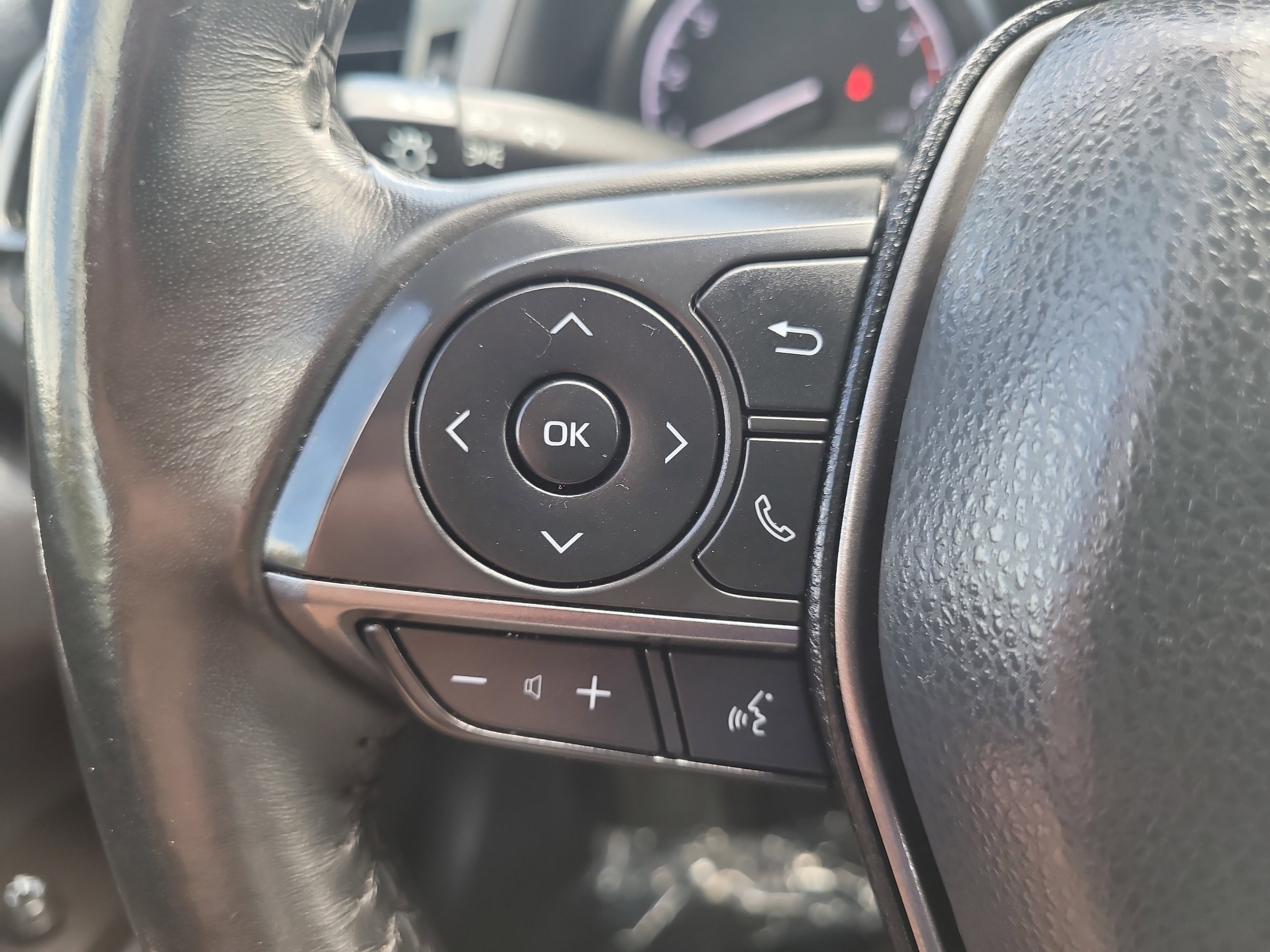 Used 2024 Toyota Camry SE image 29