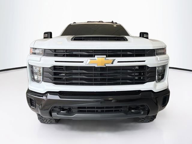 Used 2024 Chevrolet Silverado 2500 Custom w/ Custom Value Package image 2