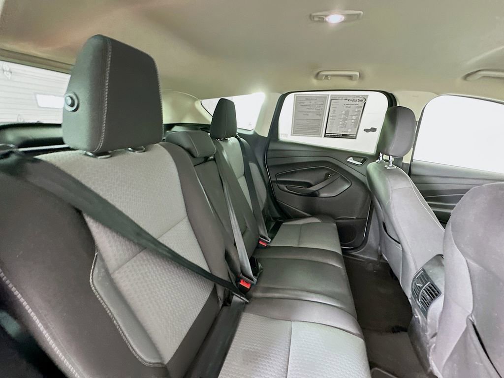 Used 2019 Ford Escape SE image 25