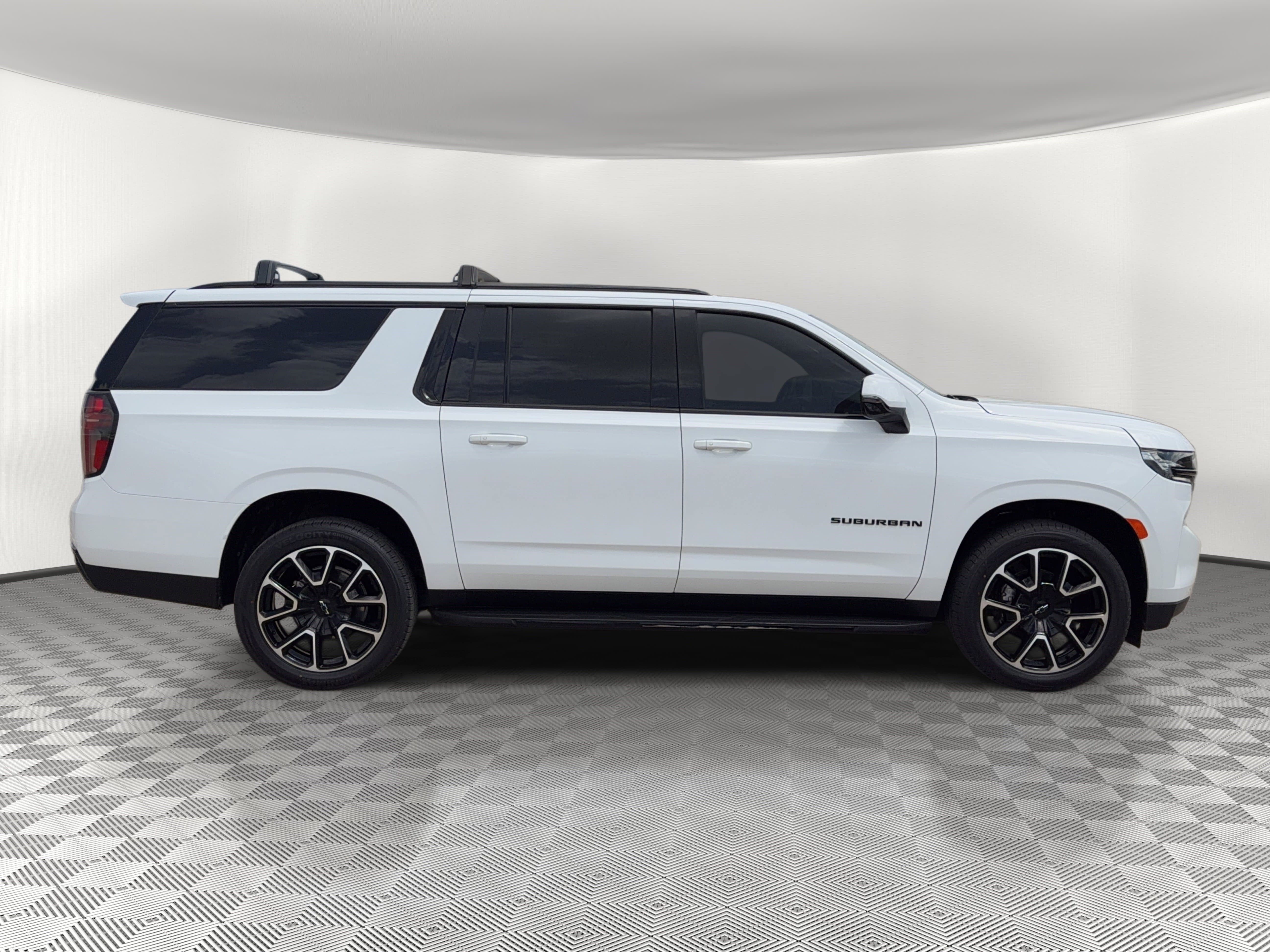 Used 2023 Chevrolet Suburban RST w/ Luxury Package AWD/4WD image 8