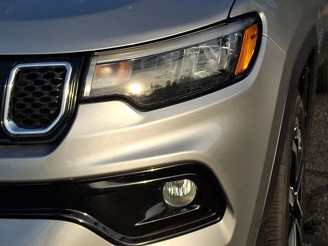 Used 2024 Jeep Compass Limited image 9