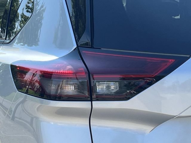 Used 2021 Nissan Rogue SL FWD image 10