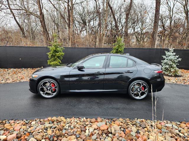 Used 2024 Alfa Romeo Giulia Veloce image 2