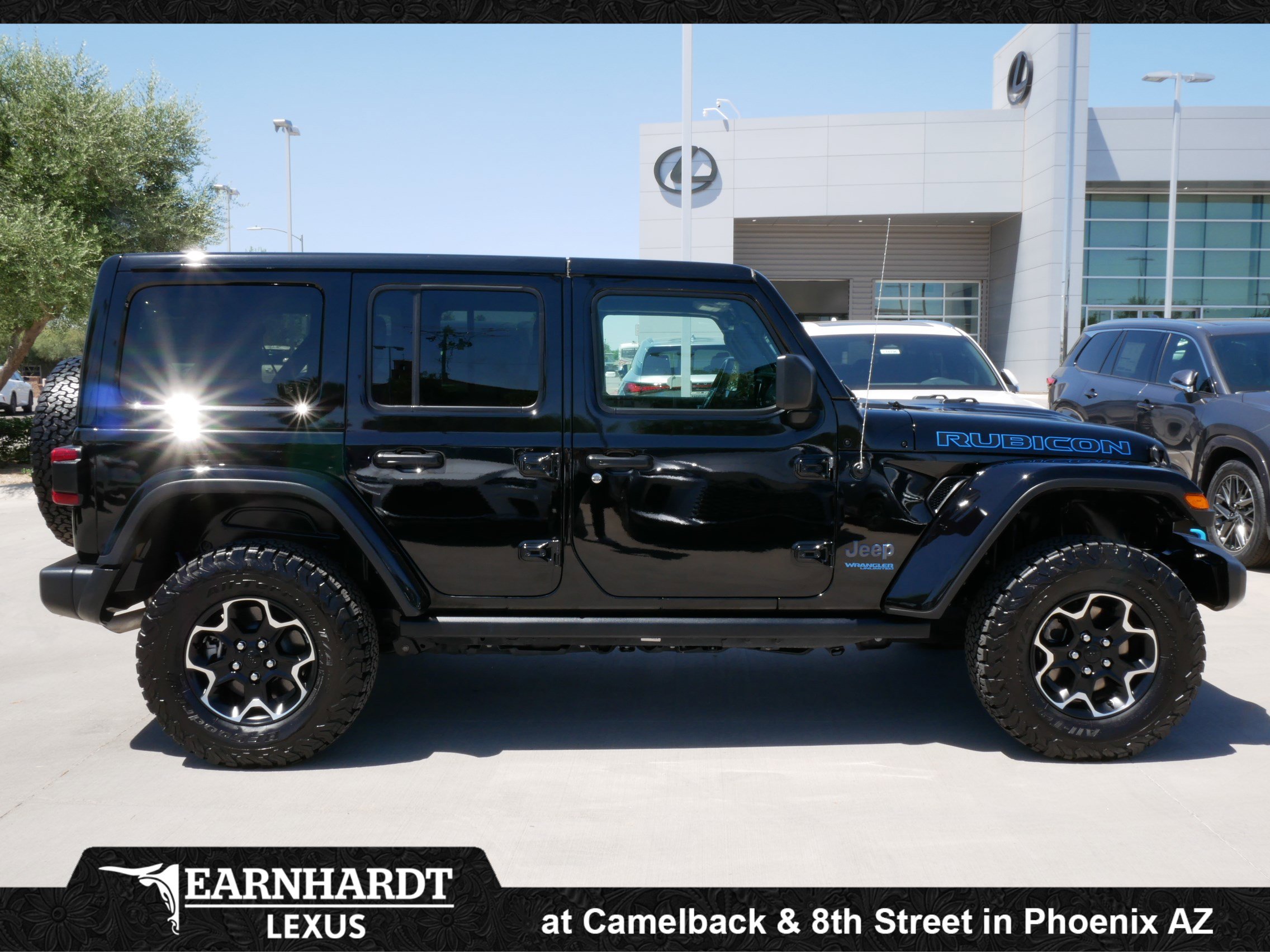Used 2021 Jeep Wrangler Unlimited Rubicon 4xe w/ Cold Weather Group AWD/4WD image 11