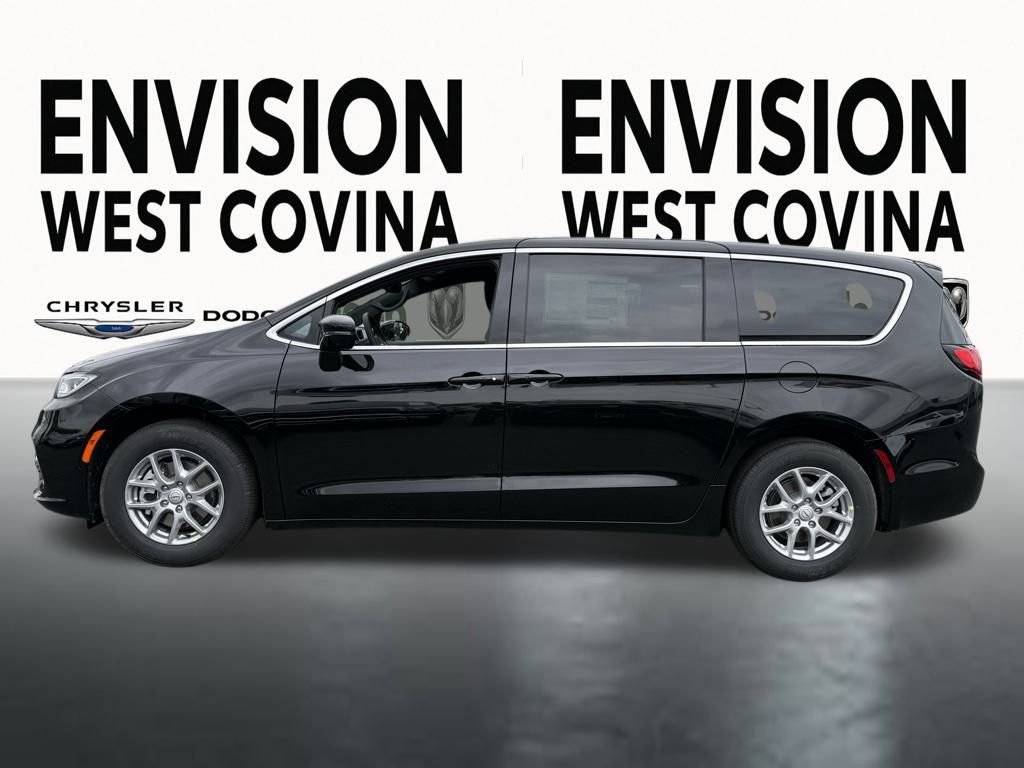 New 2026 Chrysler Pacifica Select image 6