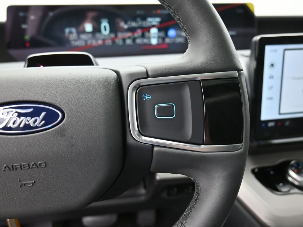 New 2025 Ford Expedition Active image 30