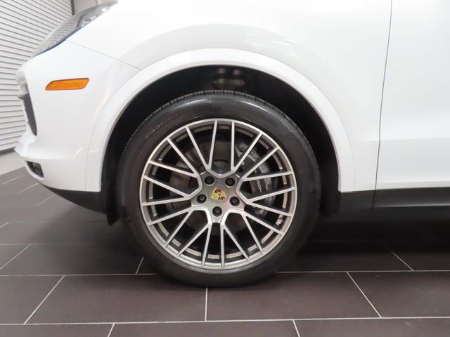Used 2023 Porsche Cayenne Platinum Edition image 15