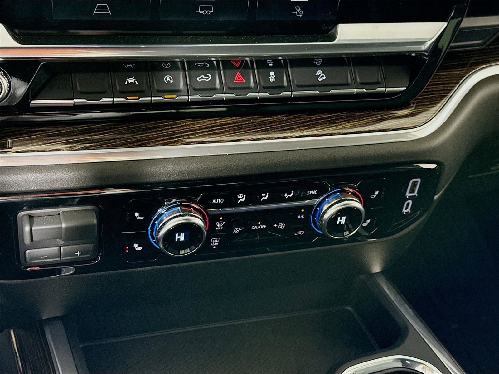 New 2026 GMC Sierra 1500 Elevation image 11