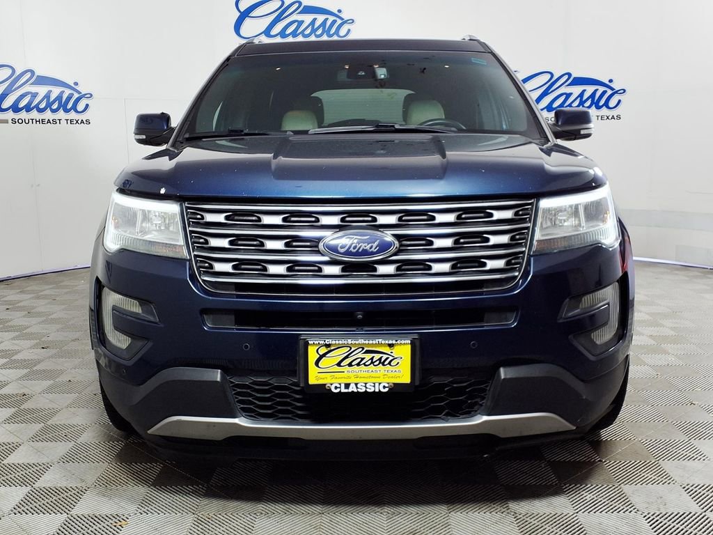 Used 2017 Ford Explorer Limited w/ Equipment Group 301A FWD image 3