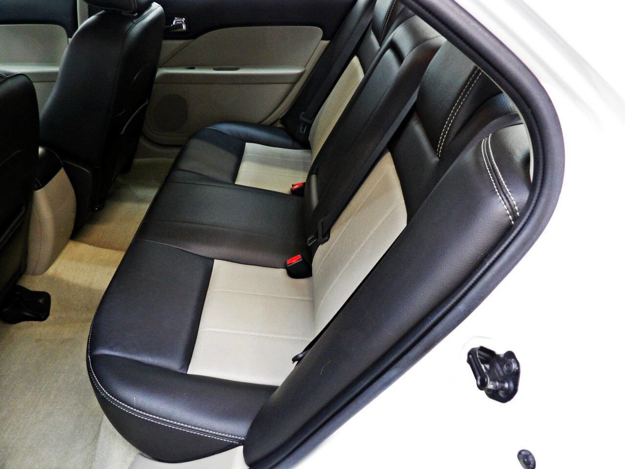 Used 2009 Mercury Milan Premier image 10