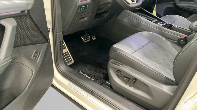 New 2026 Volkswagen Tiguan SEL R-Line AWD/4WD image 27