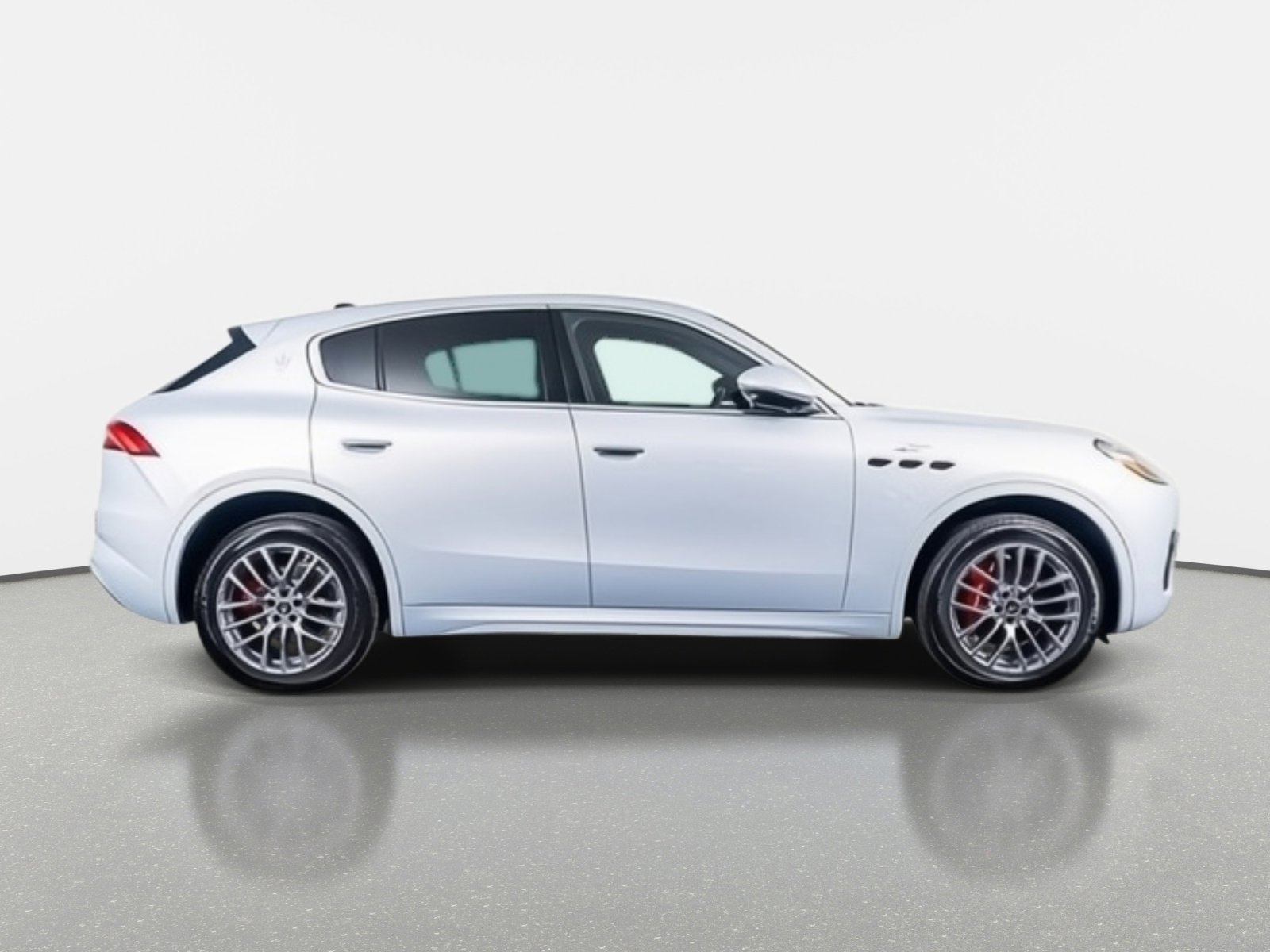 Used 2024 Maserati Grecale GT image 16