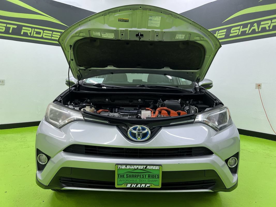 Used 2016 Toyota RAV4 XLE AWD/4WD image 4