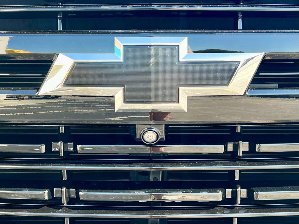 Used 2023 Chevrolet Suburban RST w/ Luxury Package image 13