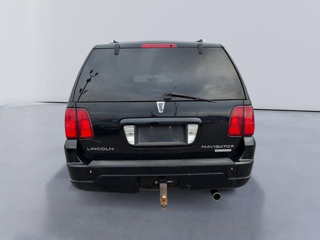 Used 2006 Lincoln Navigator Luxury image 4
