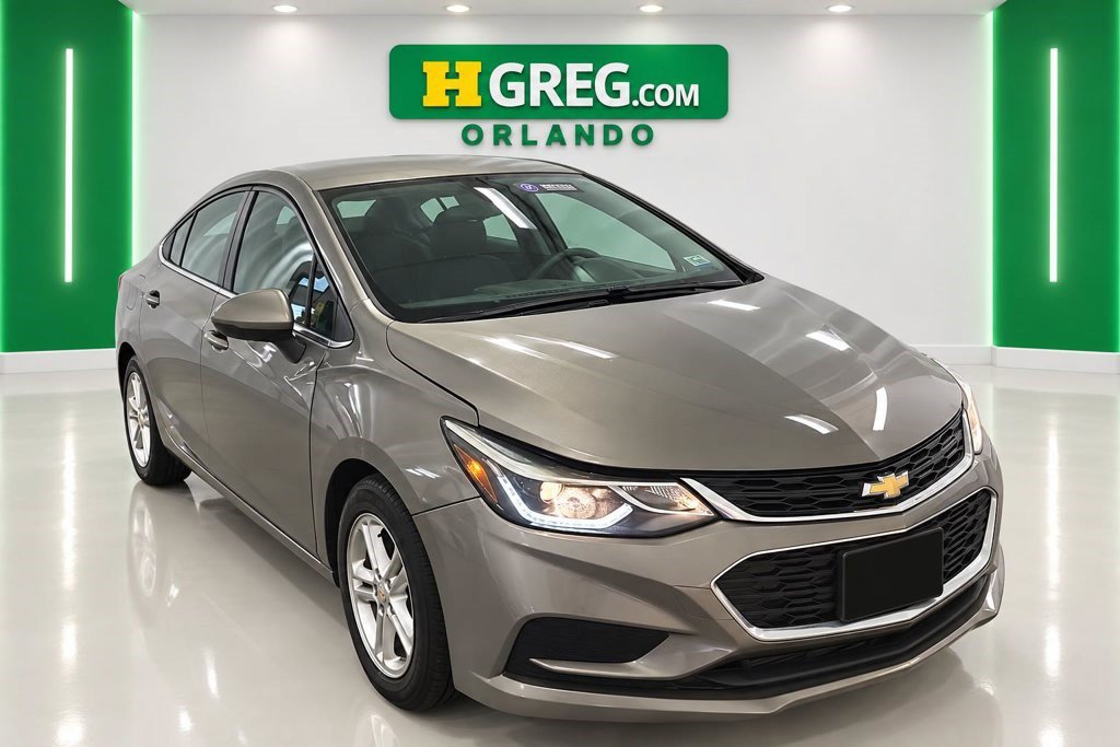 Used 2017 Chevrolet Cruze LT w/ Convenience Package FWD image 4