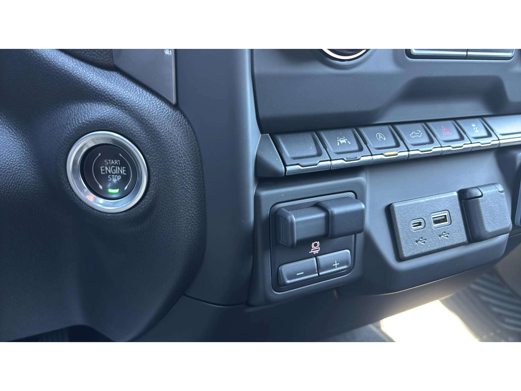 Used 2023 Chevrolet Silverado 1500 Custom AWD/4WD image 18