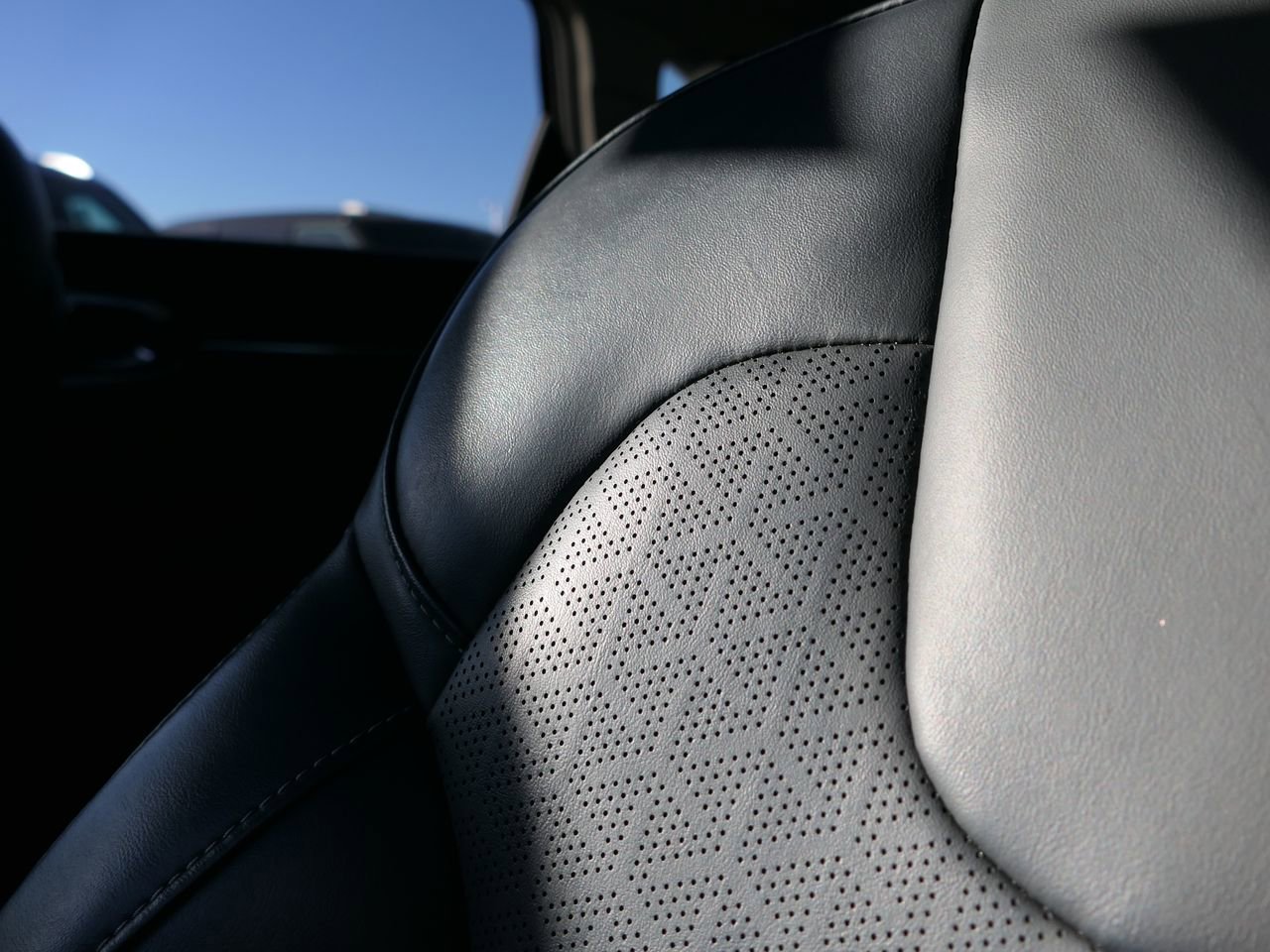 Used 2022 Kia Sorento SX w/ Panoramic Sunroof Package image 10