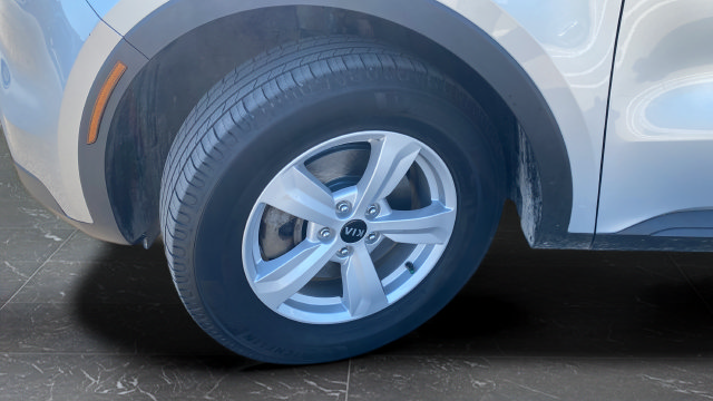 Used 2021 Kia Sorento LX AWD/4WD image 33