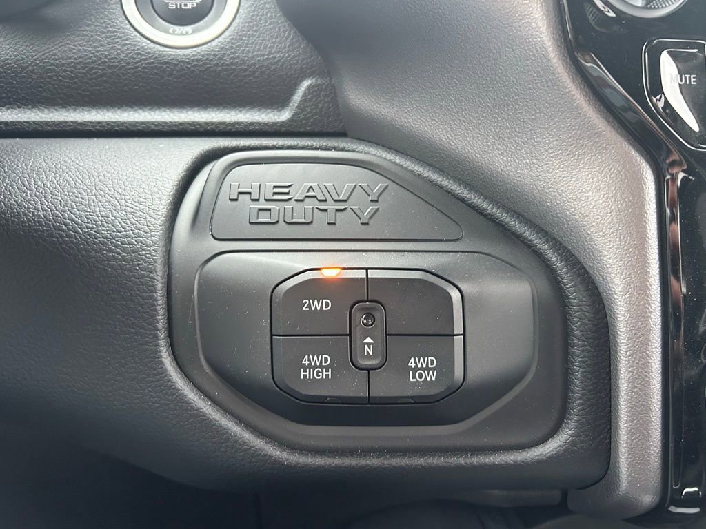 New 2026 RAM 3500 Laramie AWD/4WD image 21