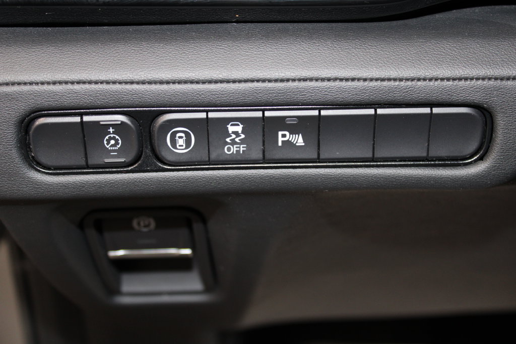 Used 2023 Acura MDX w/ Technology Package AWD/4WD image 39