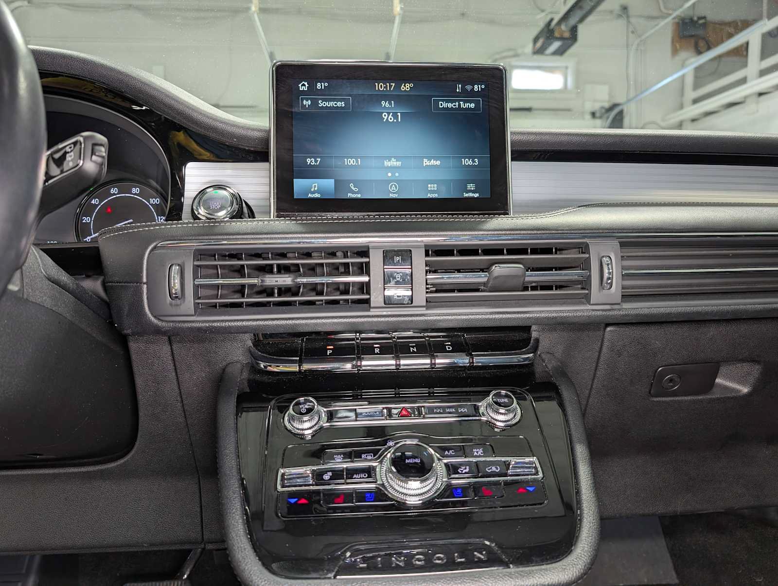 Used 2022 Lincoln Corsair AWD w/ Premium Package image 32