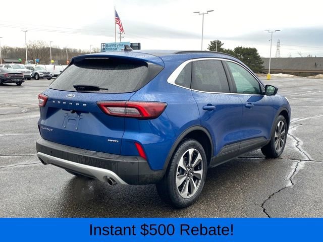 Used 2023 Ford Escape Platinum image 3