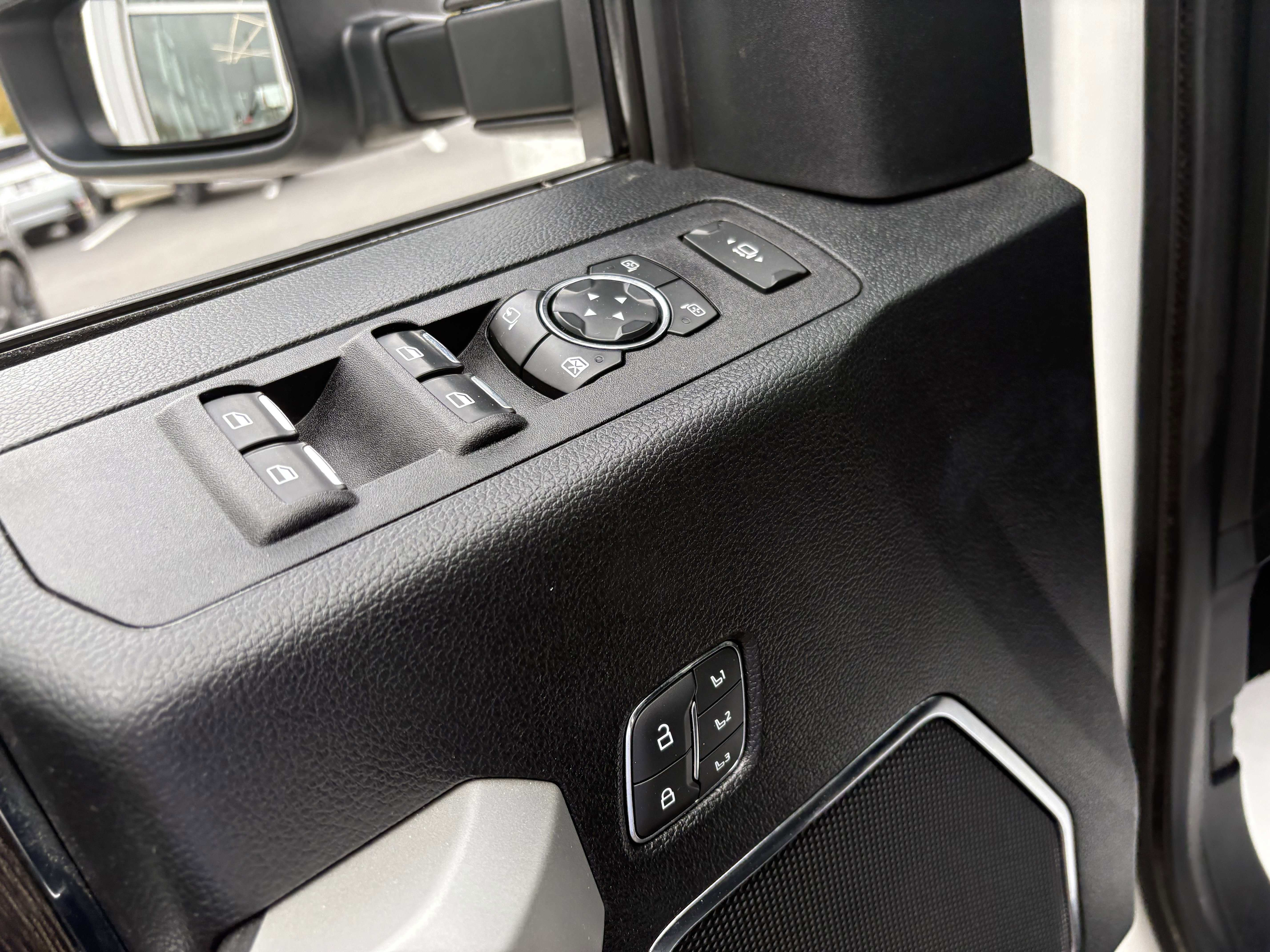 Used 2020 Ford F250 Lariat image 12