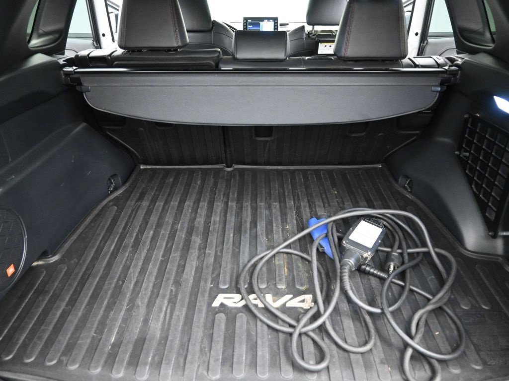 Used 2021 Toyota RAV4 XSE image 17