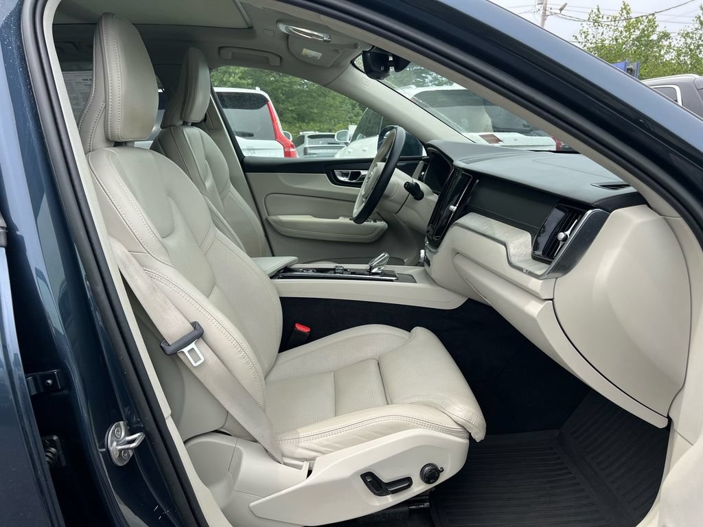 Certified 2023 Volvo XC60 B6 Ultimate w/ Protection Package Premier AWD/4WD image 28