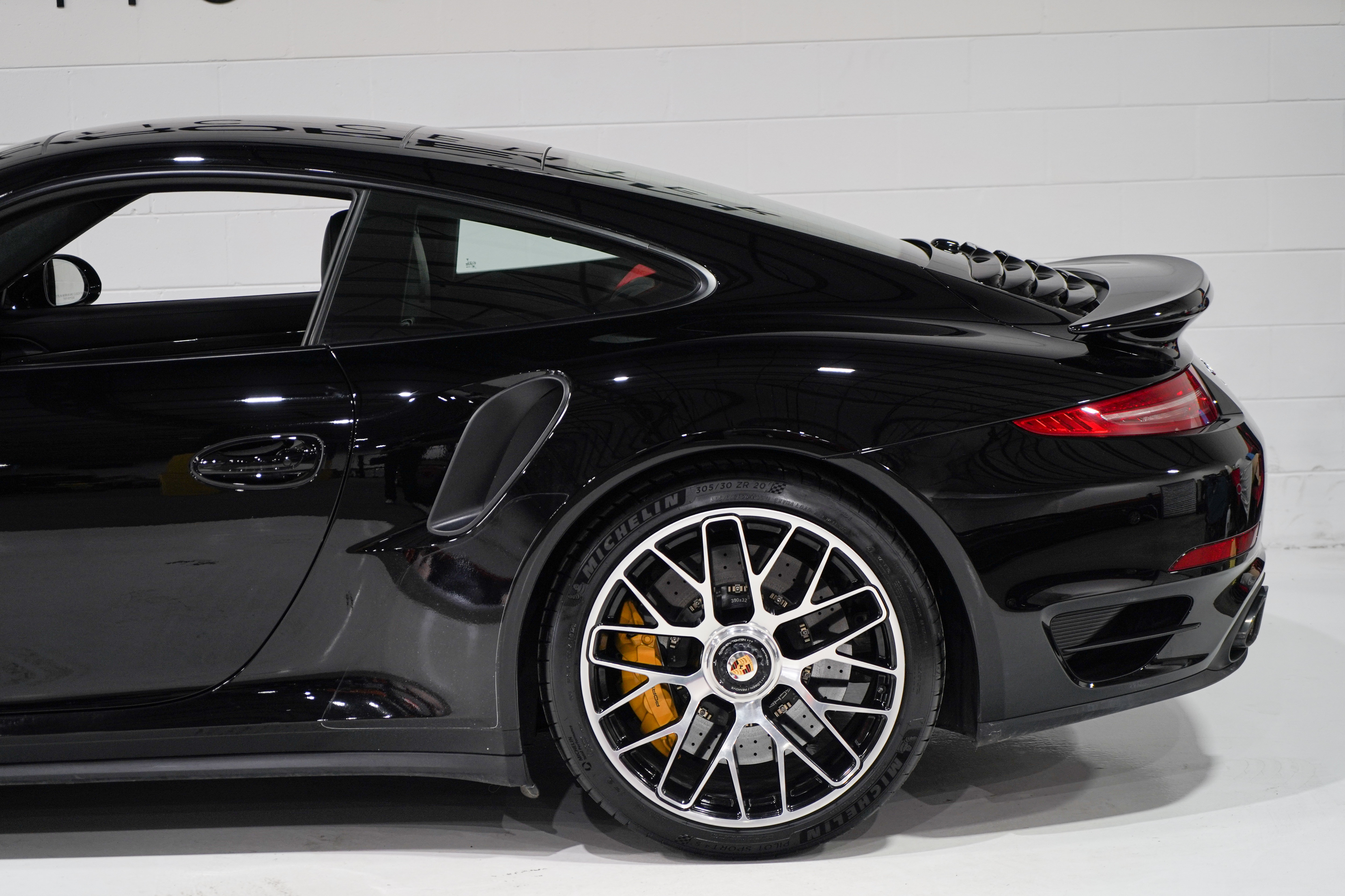 Used 2014 Porsche 911 Turbo S AWD/4WD image 33