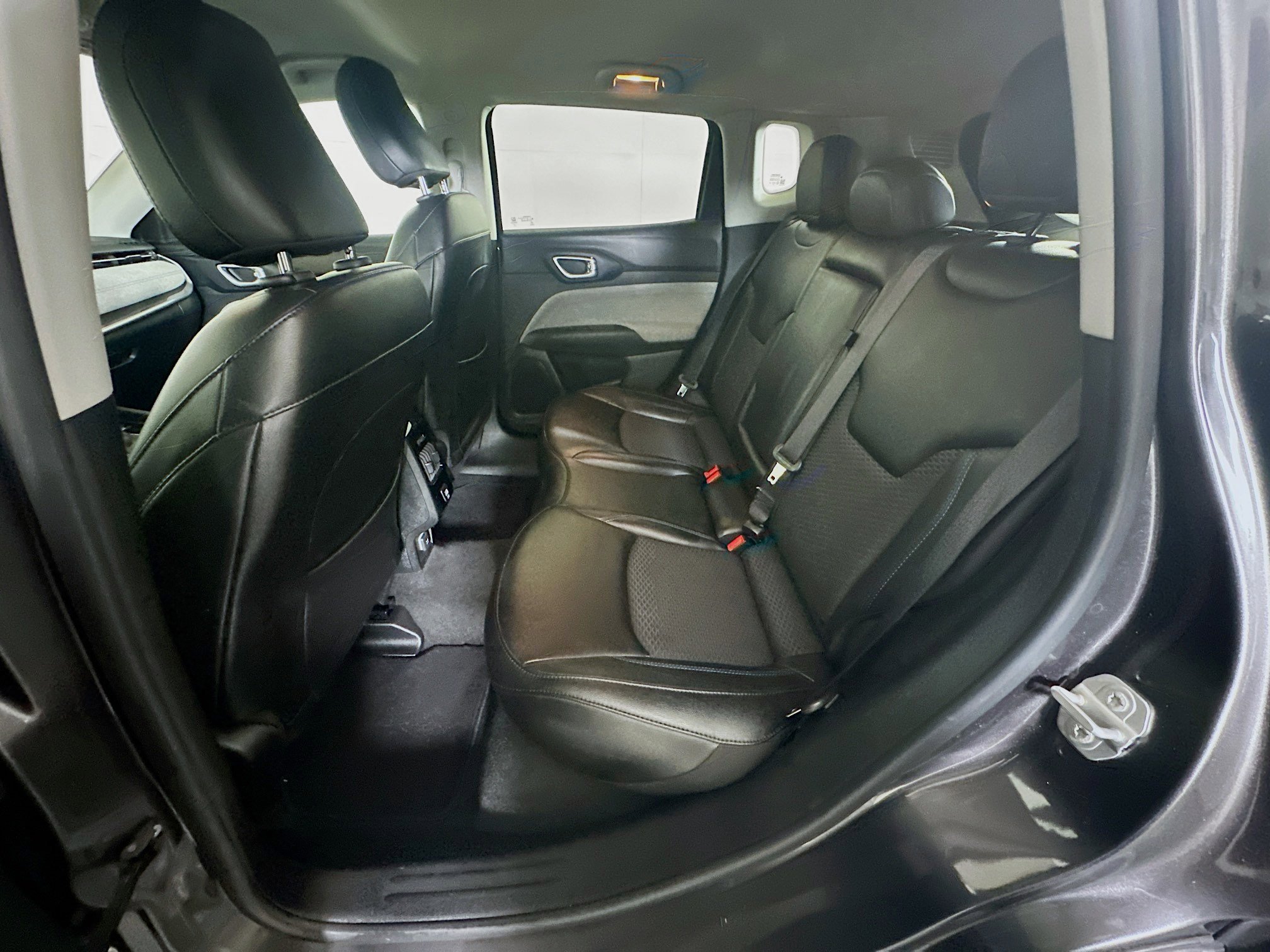 Used 2022 Jeep Compass Latitude image 28