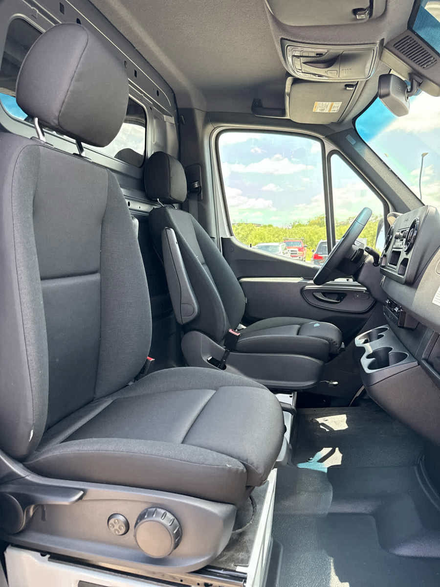 New 2025 Mercedes-Benz Sprinter 2500 image 17