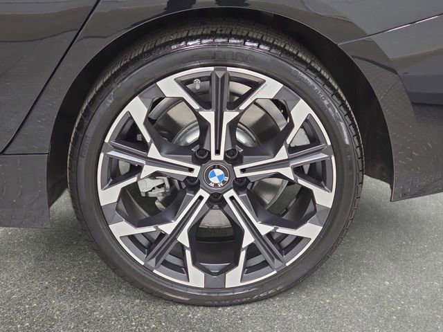 Certified 2025 BMW 330i xDrive Sedan w/ Convenience Package image 30