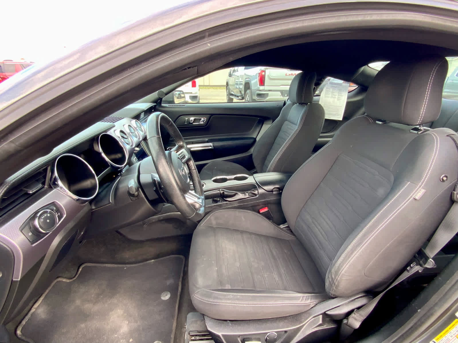 Used 2017 Ford Mustang Coupe image 17