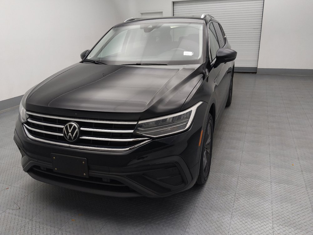 Used 2023 Volkswagen Tiguan SE w/ Panoramic Sunroof Package FWD image 15