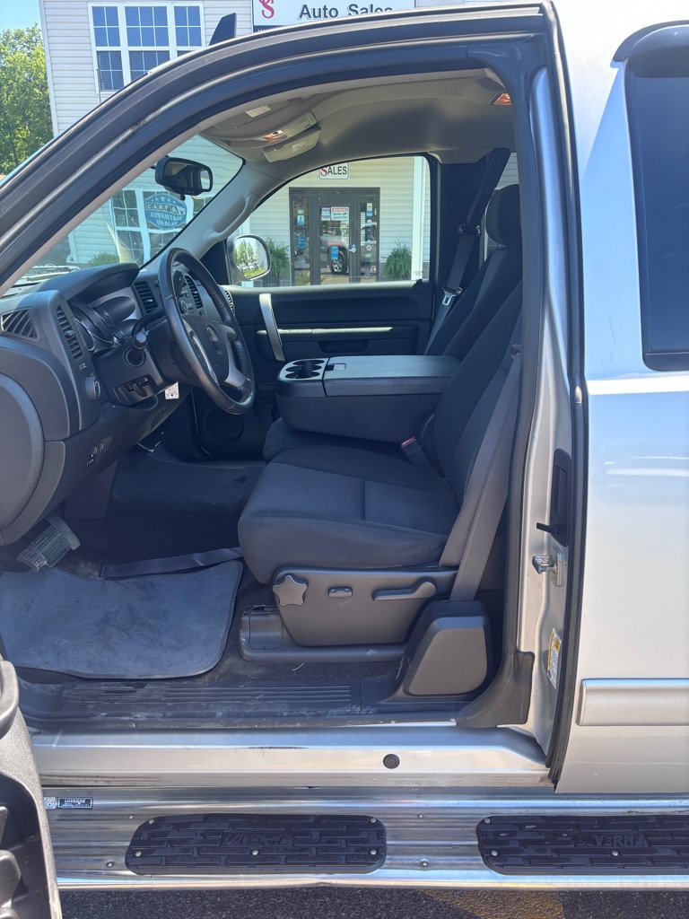 Used 2011 GMC Sierra 1500 SLE w/ Power Tech Package AWD/4WD image 10