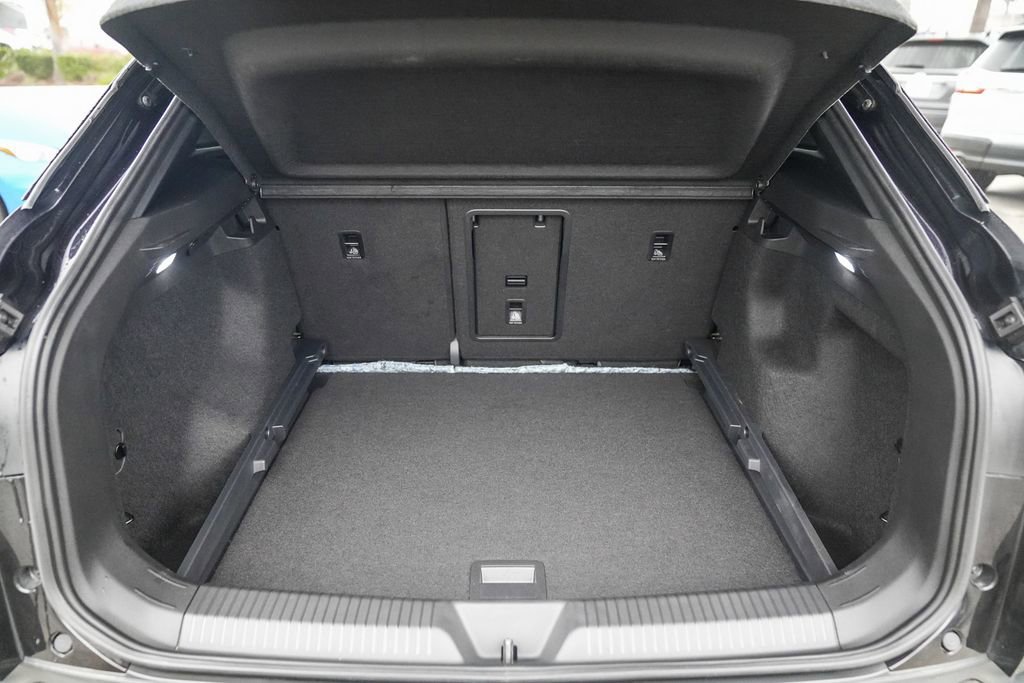 Used 2023 Volkswagen ID.4 S image 28