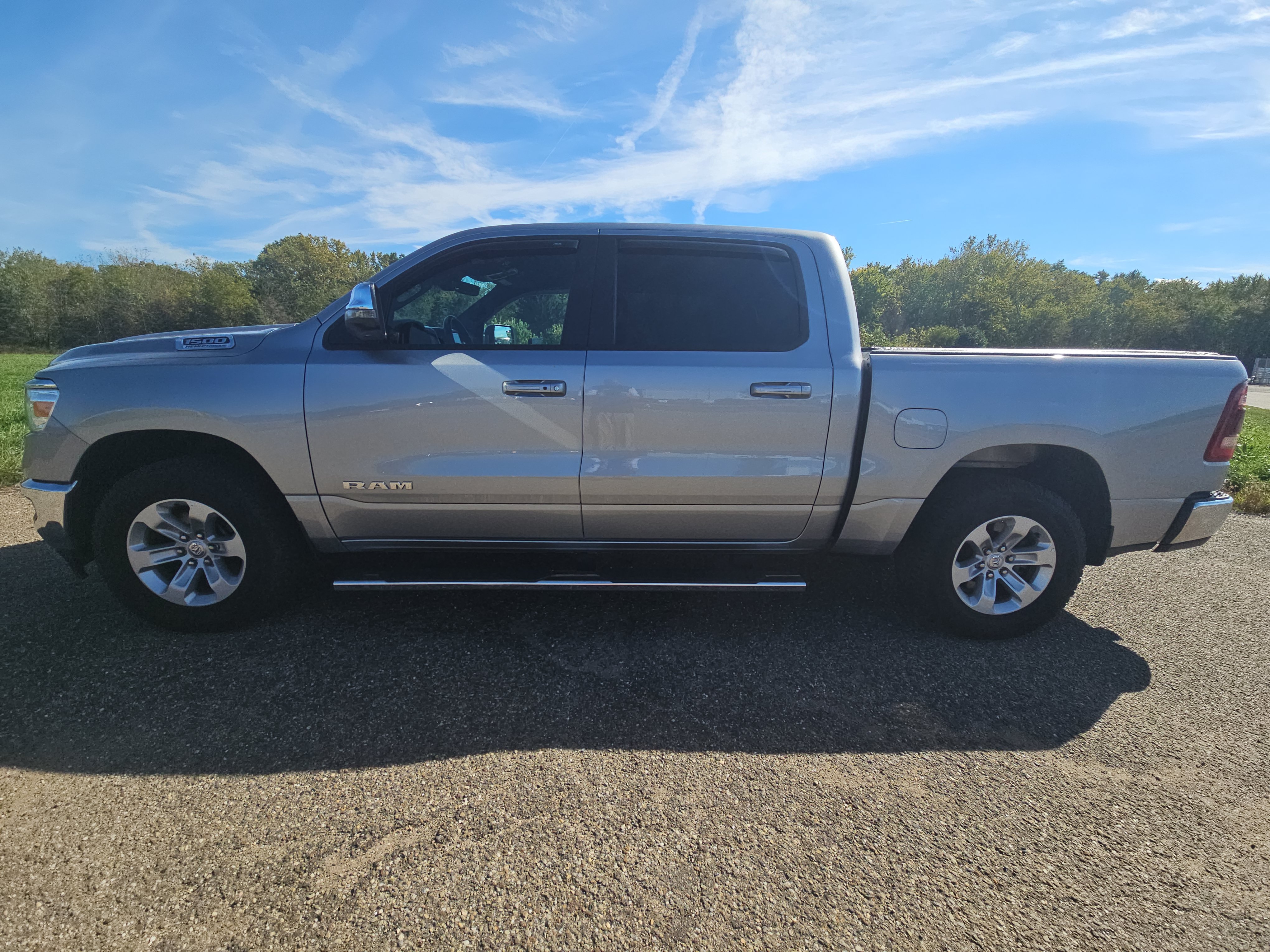Used 2024 RAM 1500 Laramie AWD/4WD image 9