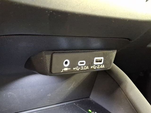 Certified 2025 Subaru Forester Limited image 25