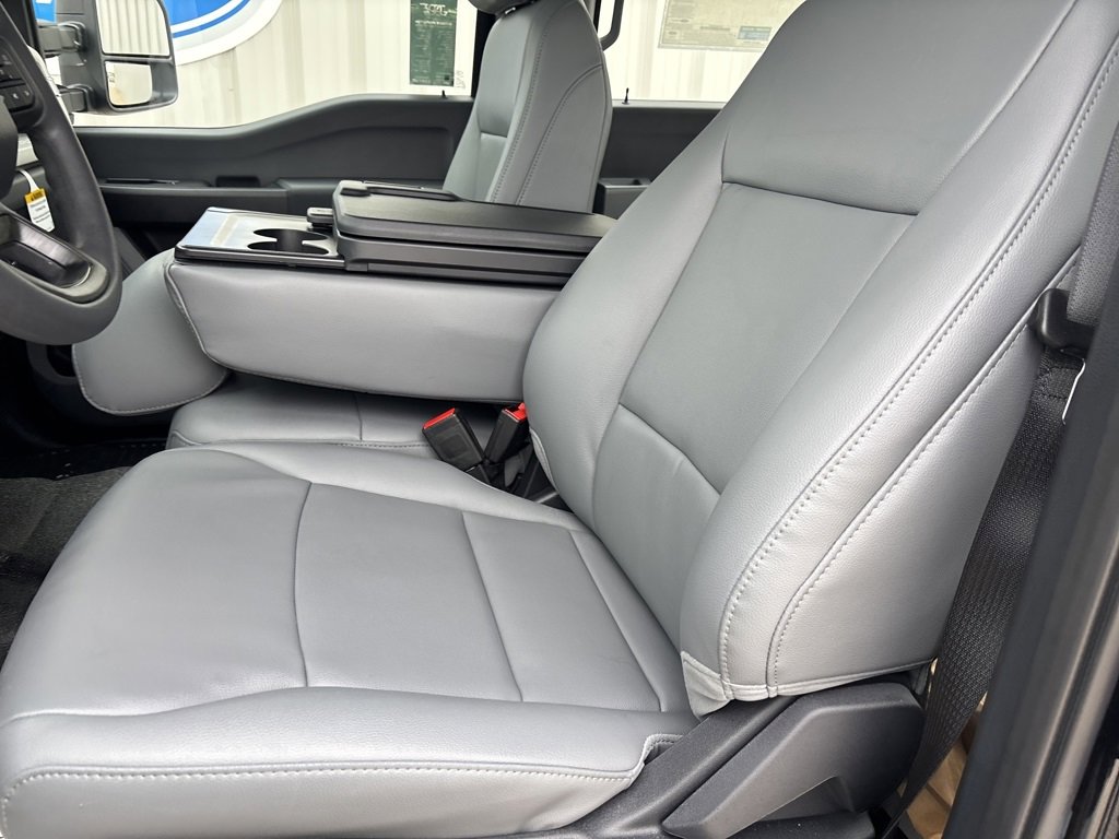 New 2026 Ford F250 XL w/ XL Chrome Package image 21